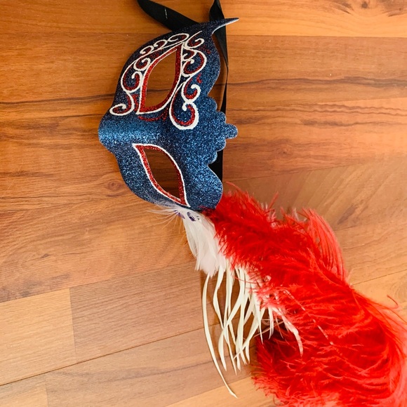 Masquerade Masks - Picture 5 of 8